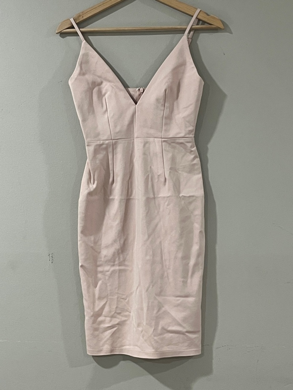 Elegant Blush Pink V-Neck Spaghetti Strap Midi Dress
